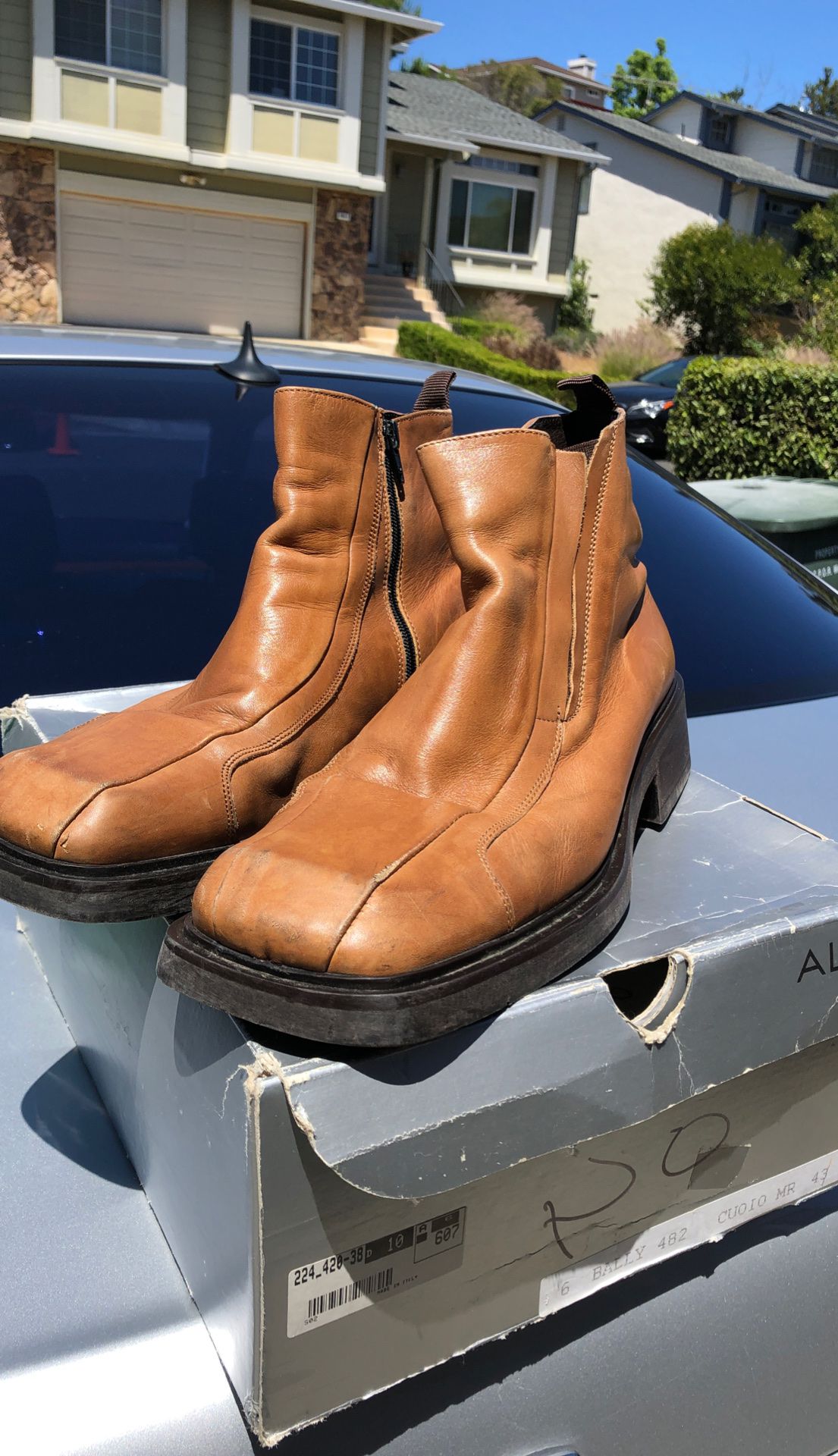 MENS Bally boot size 10/EU43- Aldo