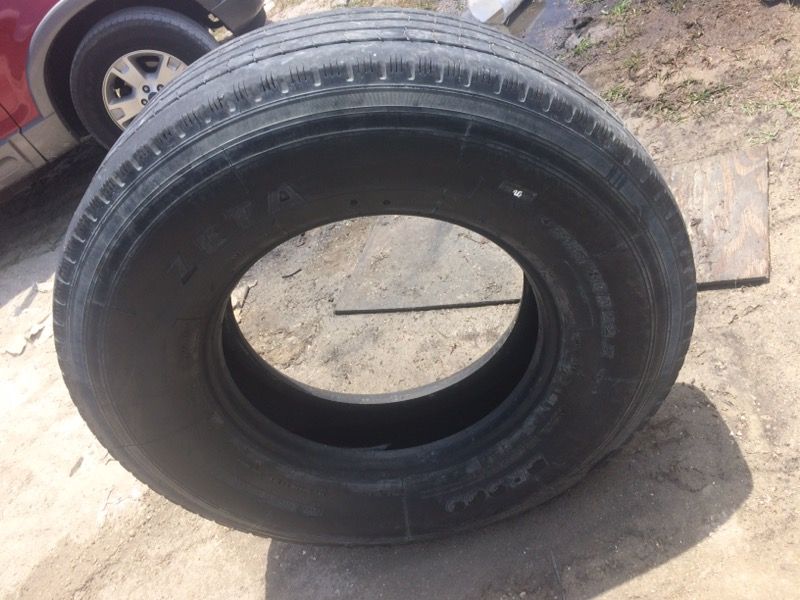 Caucho marca zeta para camión