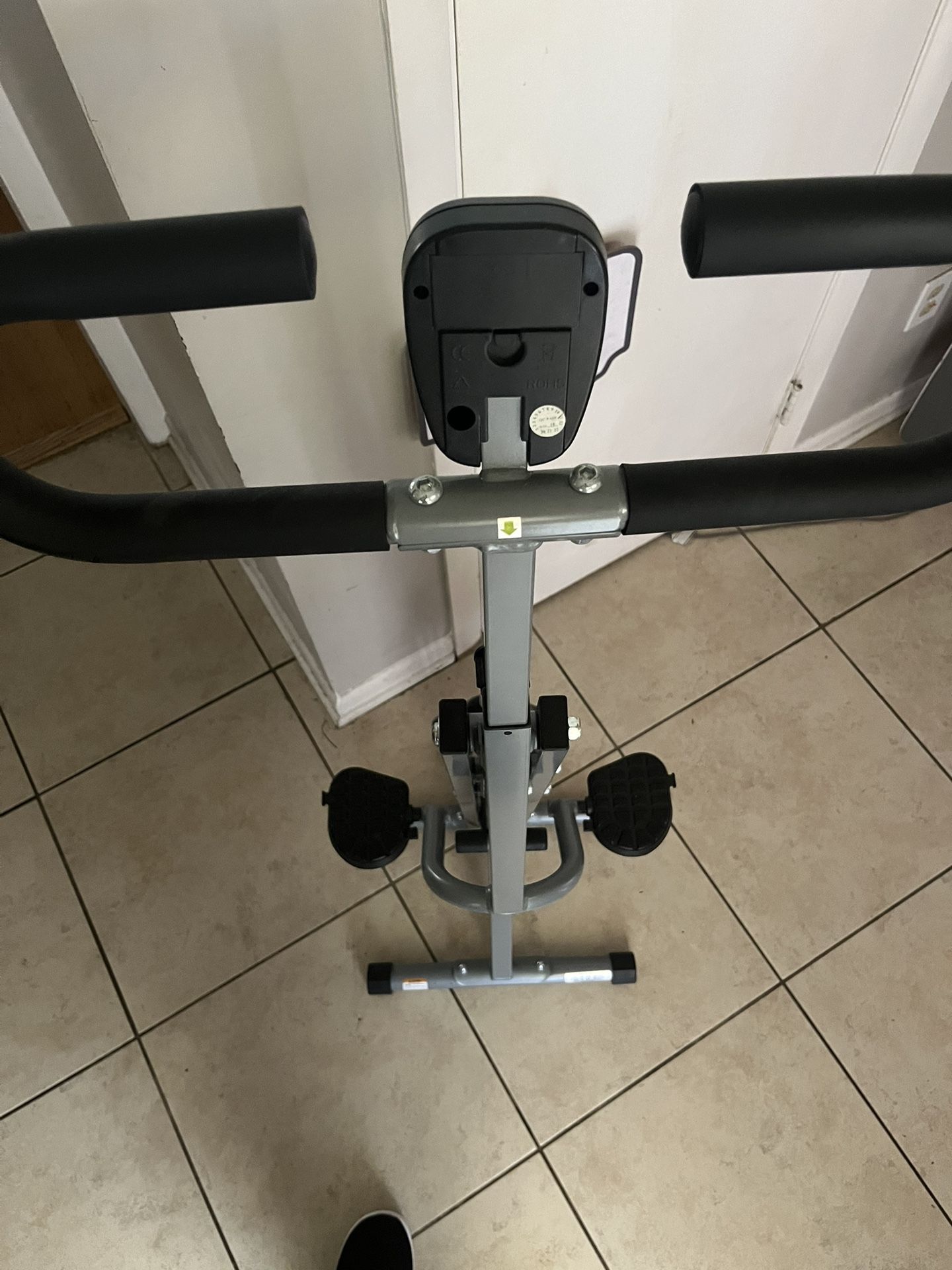 Fitness Machine For Glutes And Abs