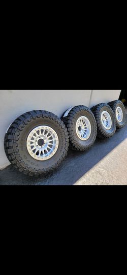 17" KM445 Forged beadlocks w/ 35" Toyo MT tires
