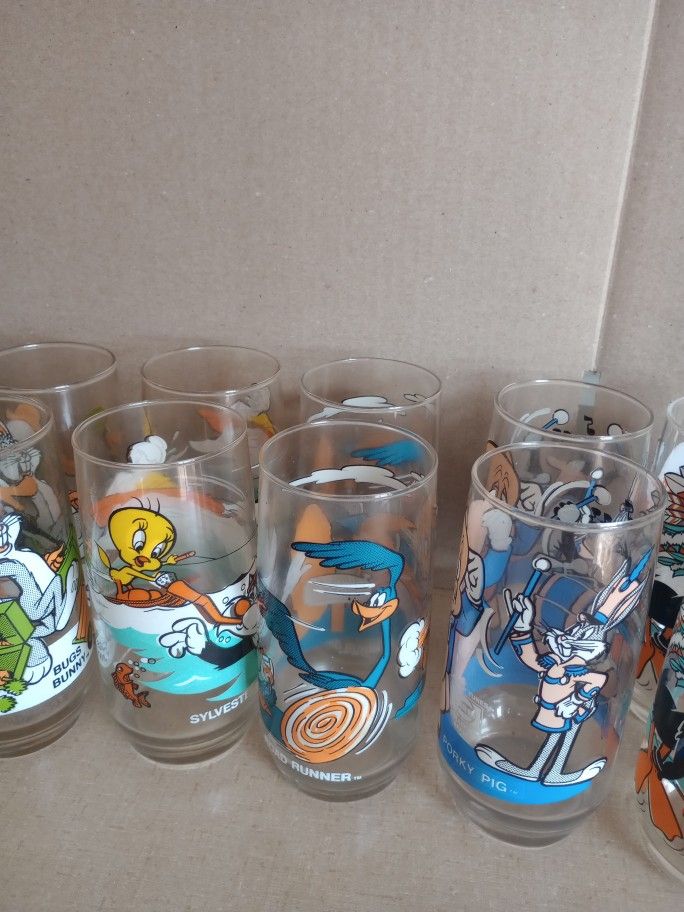 Looney Tunes Pepsi 1979 Collector Series Glass Muppets 1981 McDonald's Glass Collectors