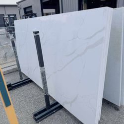 QUARTZ STONE SLABS JUMBO IN GRAY CARRARA MARBLE 📏Each slabs cover  55.1 sq.ft, Thickness 3 cm 🔥Price $779 per Slab🔥 
