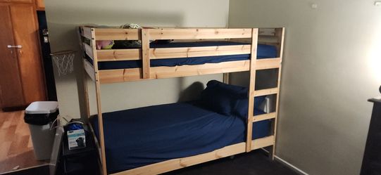 Bunk bed and Twin mattresses