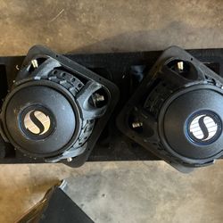 2 Kicker Subwoofer