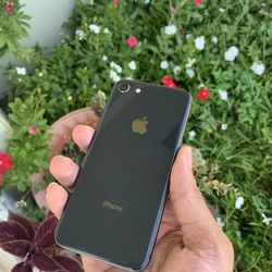 UNLOCKED IPHONE 8 / LIMITED STOCK 