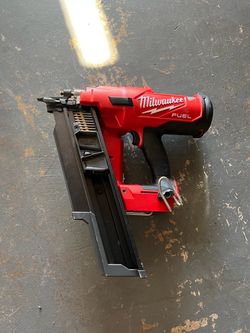 Milwaukee M18 FUEL 21° Framing Nailer