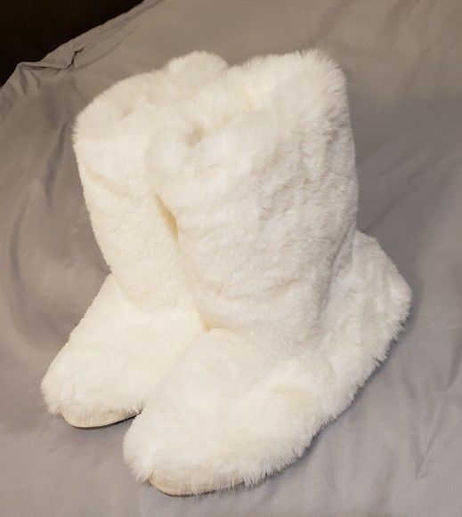 New Slippers Size Large
