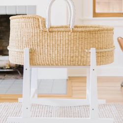 DESIGN DUA Signature Natural Bassinet and Rocking Stand