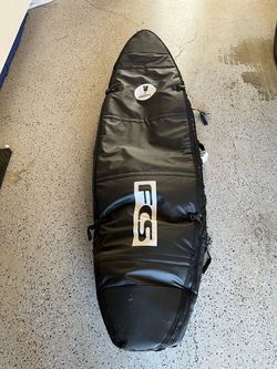 6’7 FCS Travel 3 surfboard boardbag