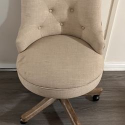 Adjustable rolling swivel desk chair