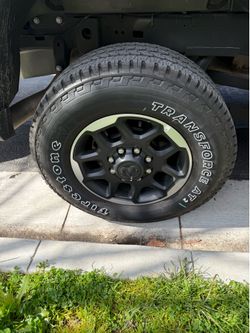 Ram 2500 wheels, tires, running boards- omly 9600 miles