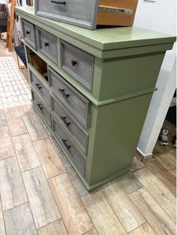 Dresser