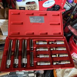 Mac Tools 13 Piece Spark Plug Kit