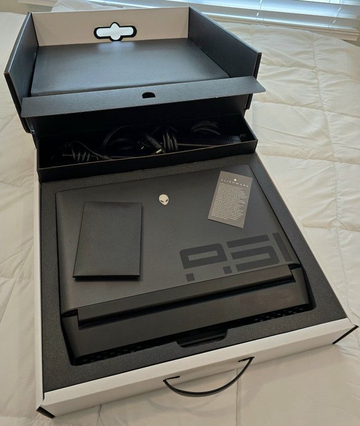 Alienware Area-51m R2 Gaming Laptop – i9-10900K, RTX 2080 SUPER, 64GB RAM, 2TB SSD (Like New)