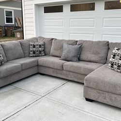 Beautiful Sectional Couch!😍