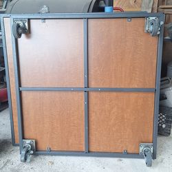 Flat moveble display platform