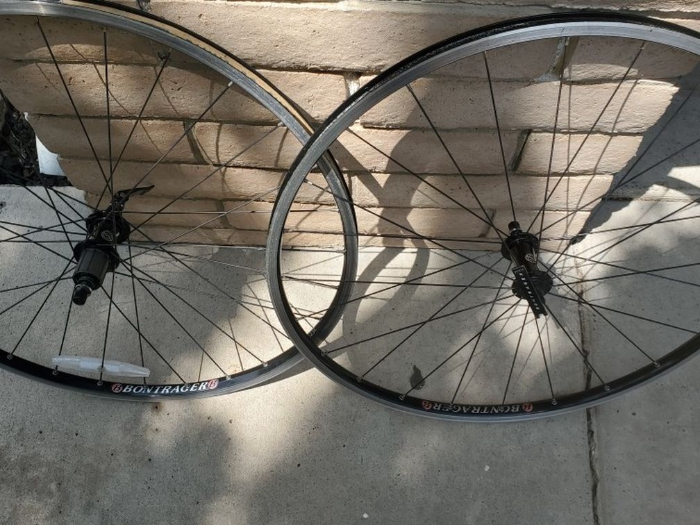 Bontrager Superstock Wheel Set 622 x 18