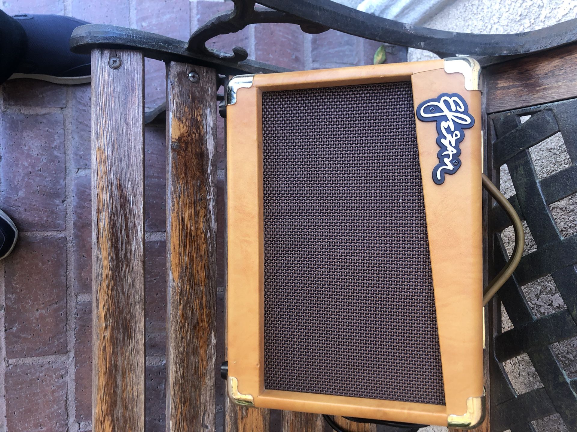 Guitar Amplifier 15 Watts Like New