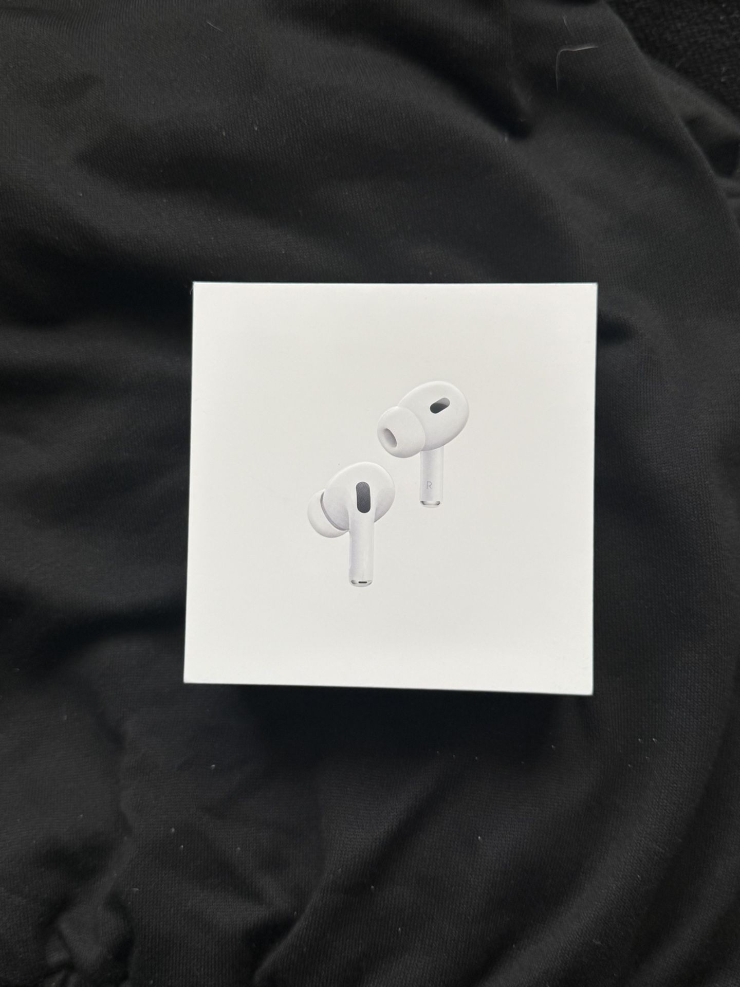 Airpods Pro (2nd Gen) w/MagSafe Charging Case