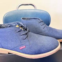 Men’s Levi’s Canvas casual shoes Size 10