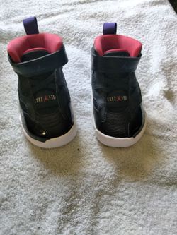 Toddler shoes size 5c