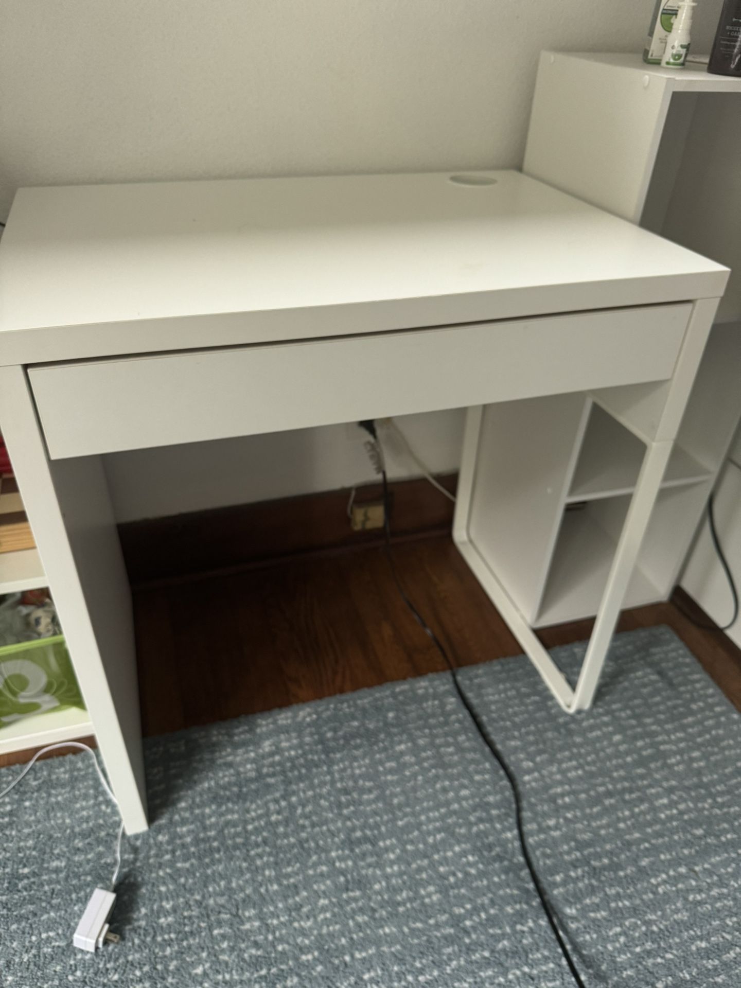 Small IKEA desk (MICKE)