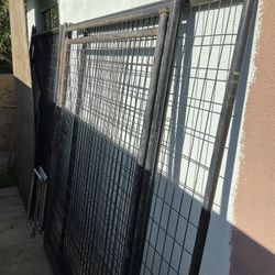 5x7 Dog Kennels 2 Sets 