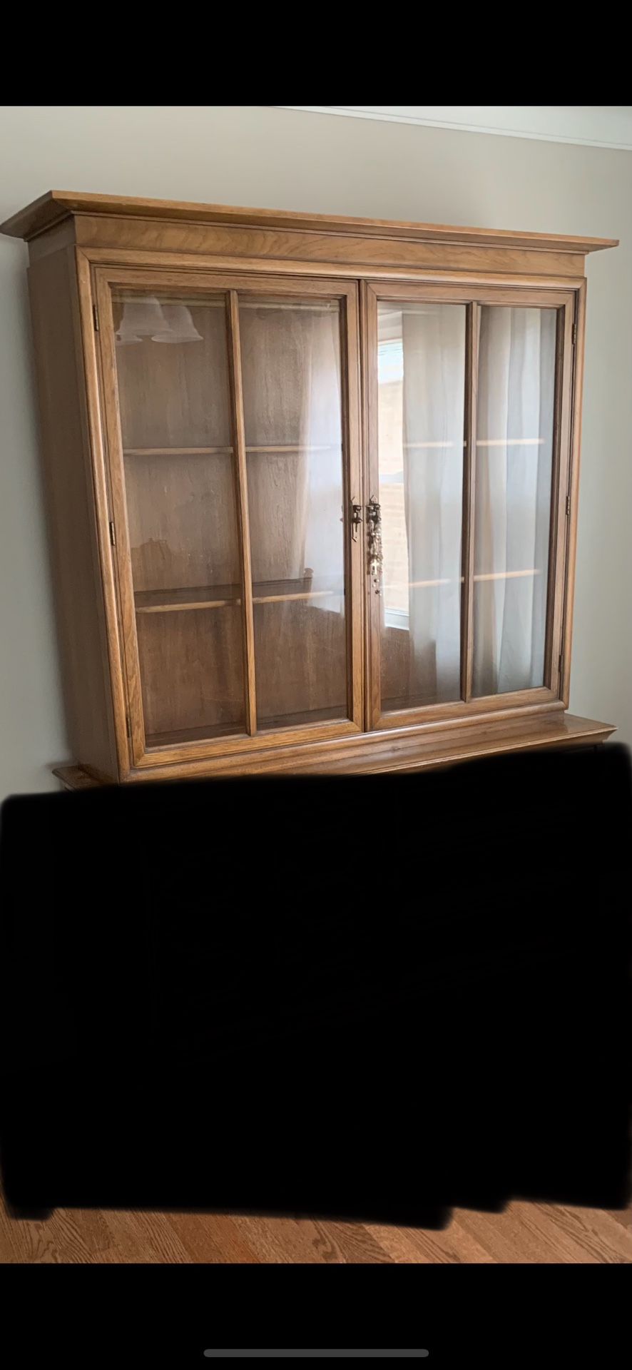 Free Top Piece China Cabinet 