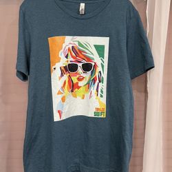 Taylor Swift T-shirt