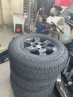 Honda pilot or redgeline wheel and tires