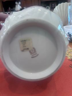 Vintage Lenox Ivory Porcelain Bowl, Shell Fan Pattern, Scalloped Gold Trim