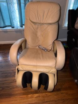 Massaging chair
