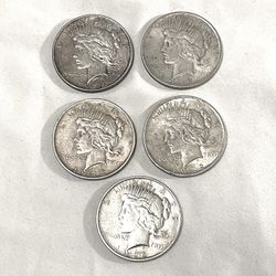 Extremely Fine-EF(40)  1922 Piece Silver Dollars. He’s A Valued At $107 Each On Us Coin Book. I’ll Accept $85 Each.