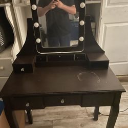 Small Make Up Vanity 