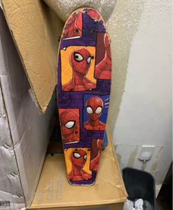 Boy’s 21in. Spider-Man Play Wheels Skateboard. Has Some Minor Scratches