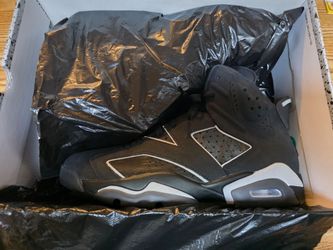 Jordan retro 6 cap and gown