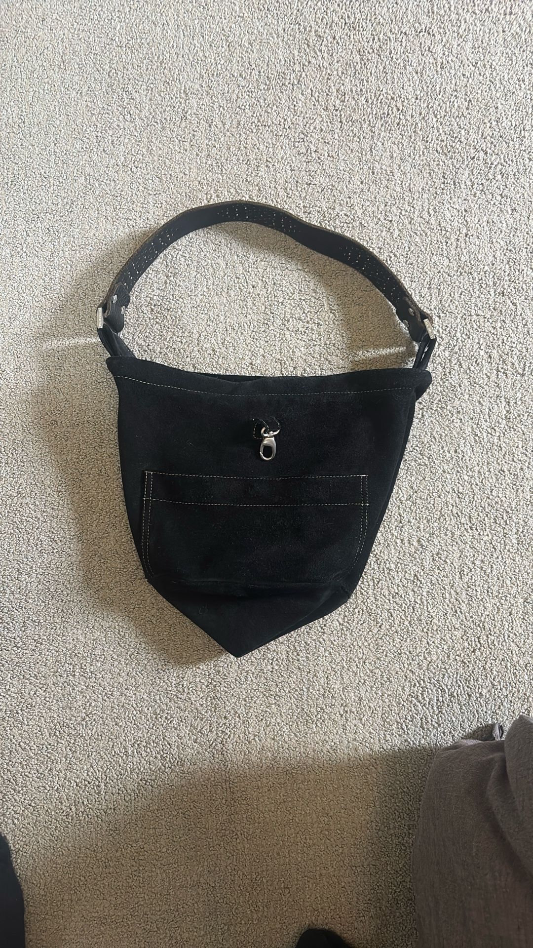 Tylie Malibu Black Shoulder Bag With Chain Detail