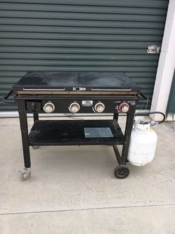 Carrito con plancha y 4 quemadores