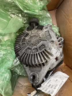 08 Ford Edge Alternator Used