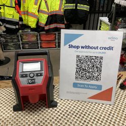 Milwaukee M12 12-Volt Lithium-Ion Cordless Electric Portable Inflator (Tool-Only)