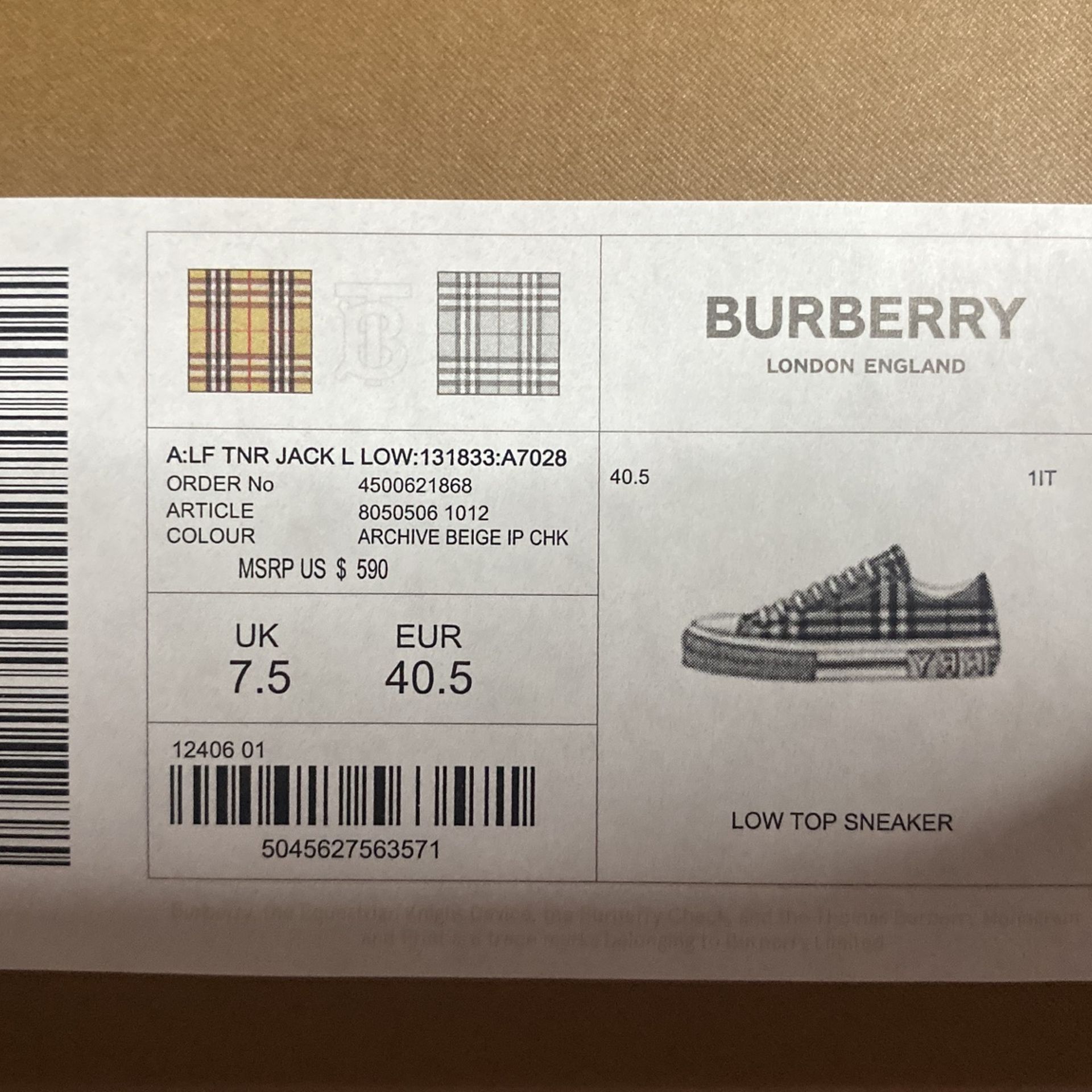 Burberry Size UK 7.5 , EUR 40.5 (worn twice Just Need A Wipe Down)