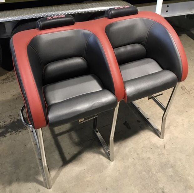 Wellcraft Scarab drop down bolster seats For Sale