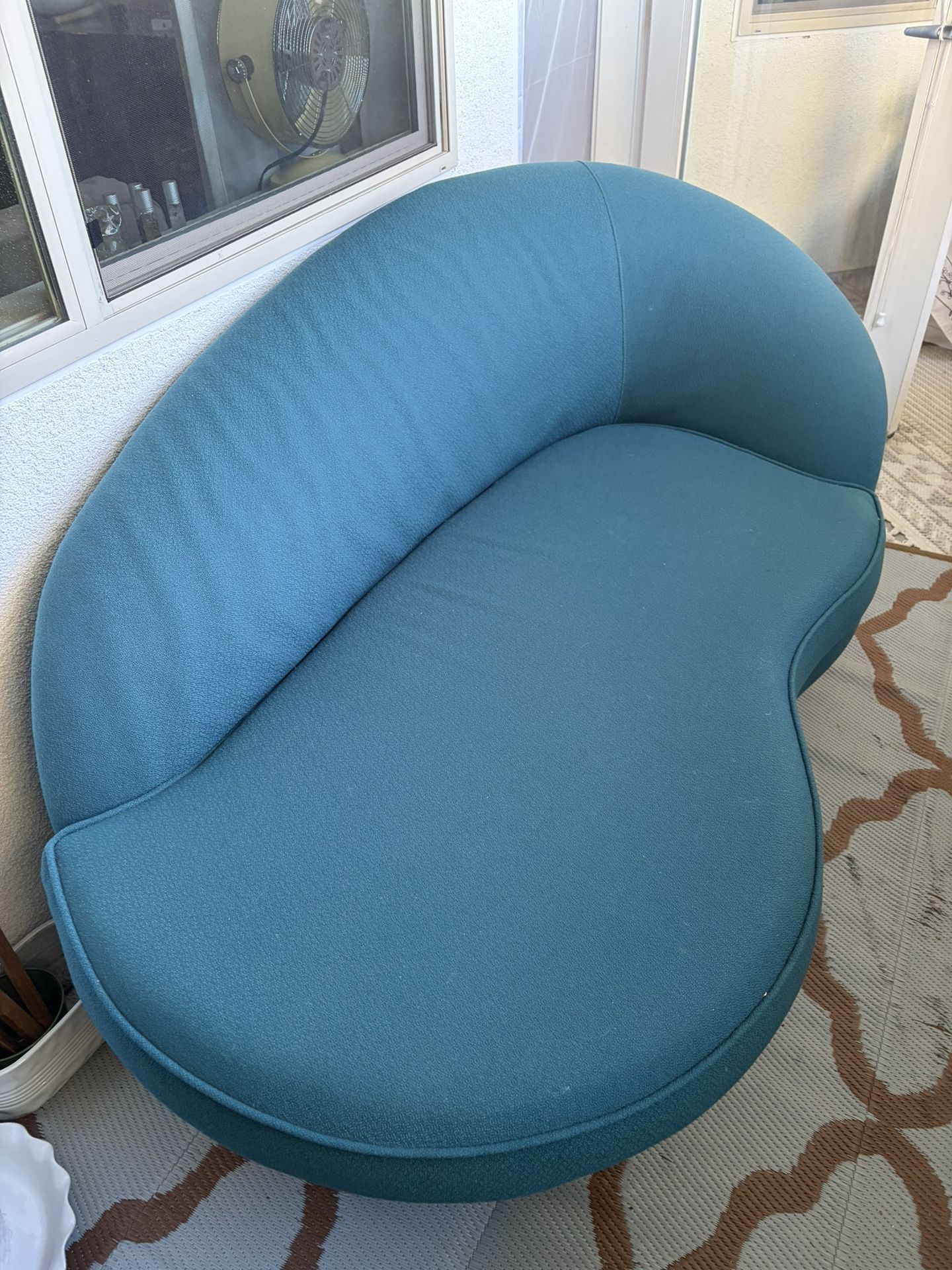 Modern Curved Lounge Chair – Teal Blue 