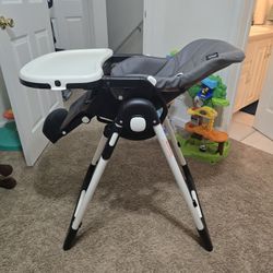 Infans Dark Grey, White & Black, with Brown Trim Adjustable High Chair