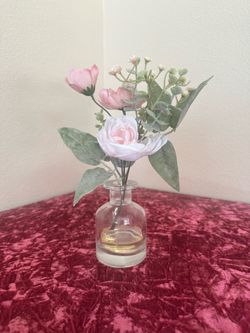 8 inch tabletop faux Rose Floral arrangement Soft Pink and White Blooms set in clear glass bud vase