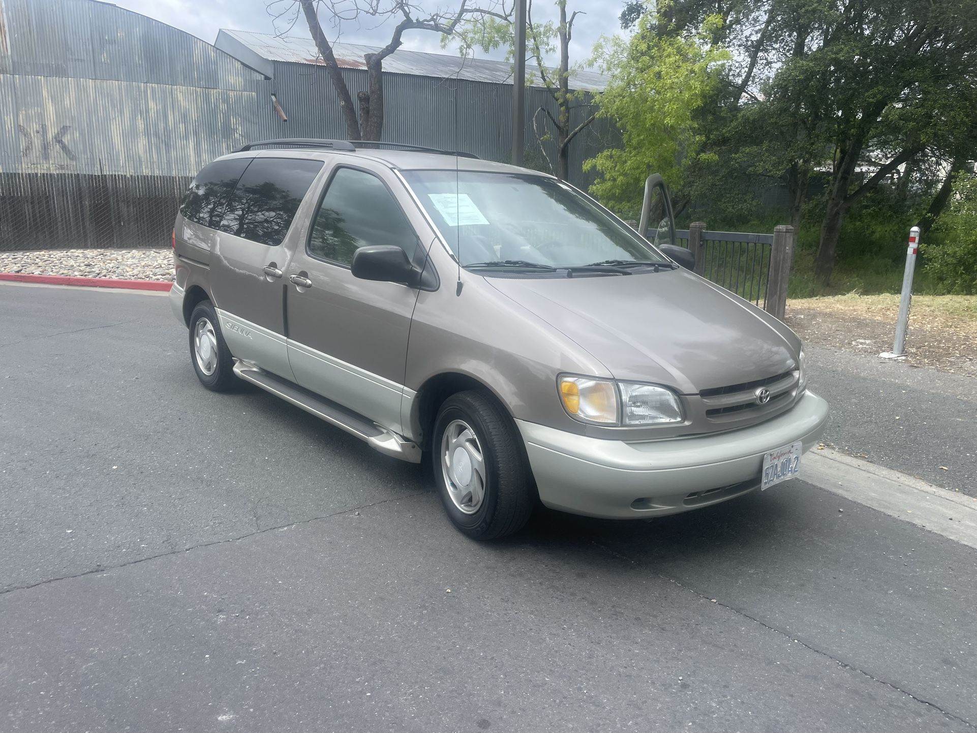 1998 Toyota Sienna