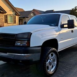 4x4 DURAMAX DIESEL LLY STRONG TRUCK