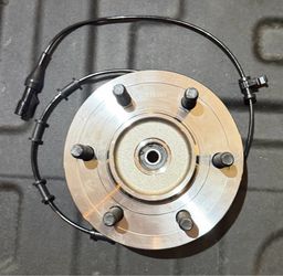 03-06 Ford Expedition/Lincoln  Navigator 4WD Wheel Hub