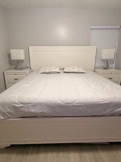 White King Bed Frame with two nightstands and lamp