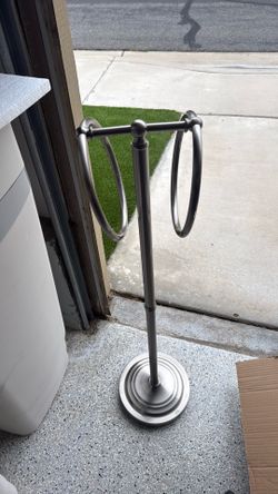 Towel holder